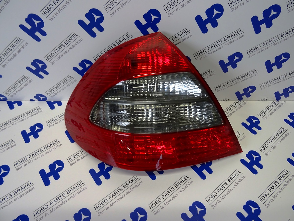 Achterlicht E-klasse w211 Classic/Elegance Links - A 211 820 2364 - A2118202364