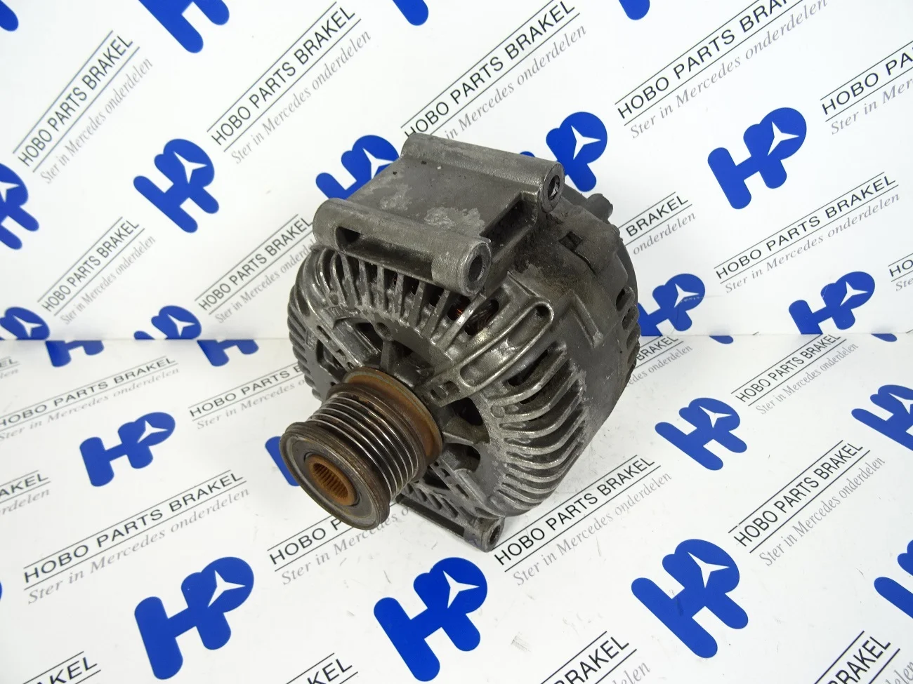 Dynamo A 646 154 1102 - 180A
