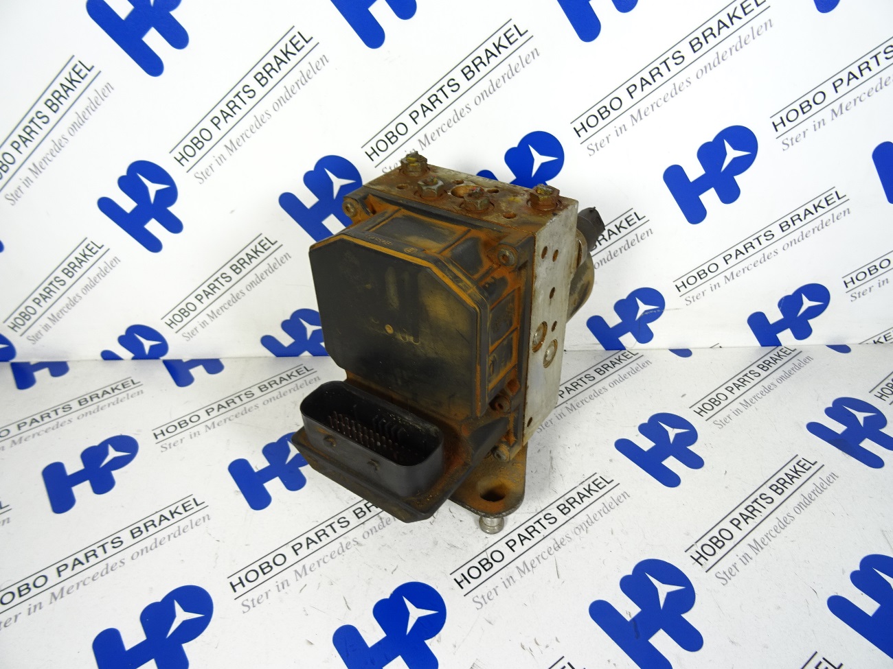 ABS pomp A 000 446 7889