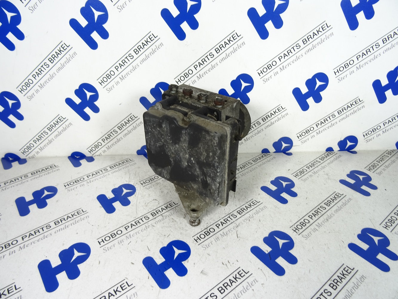 ABS pomp A 001 446 1889