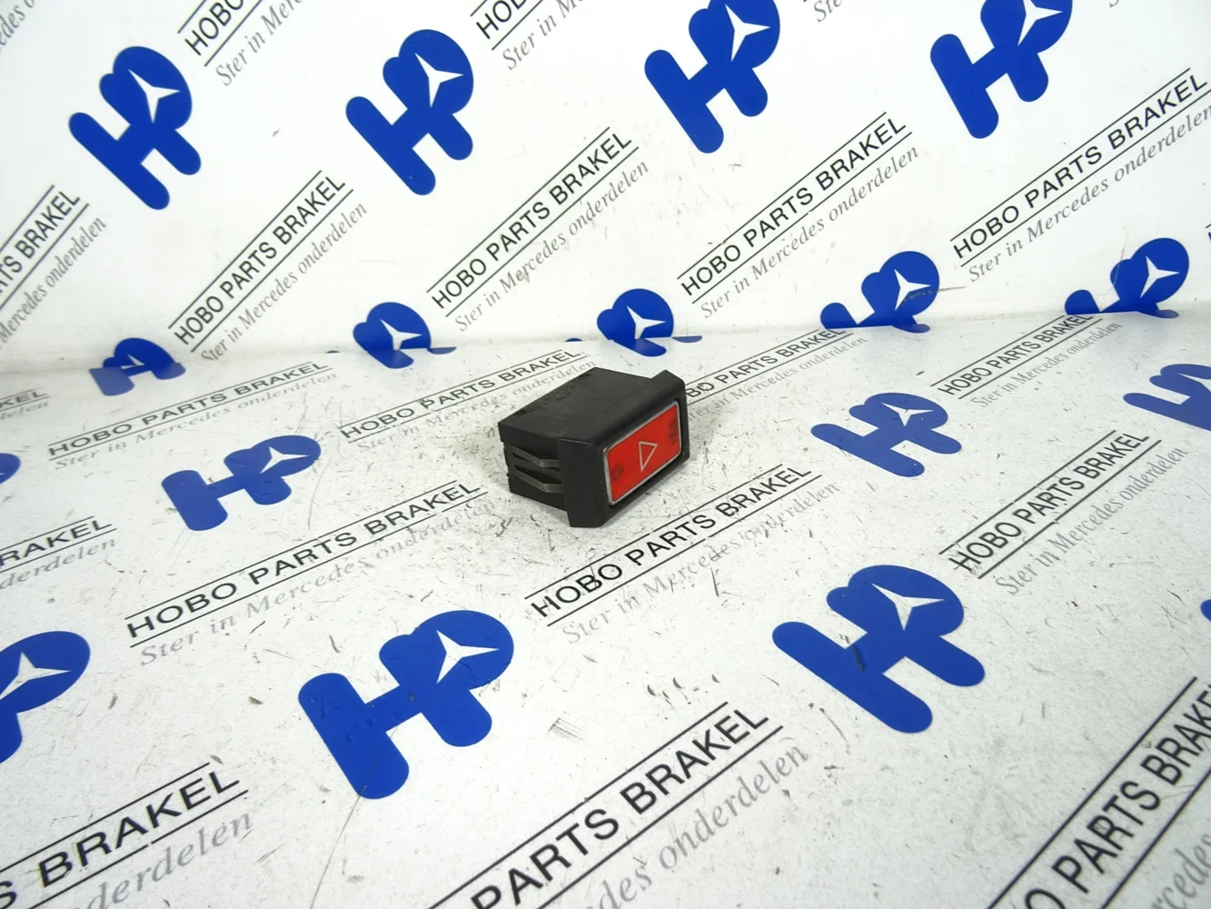 Hazard warning switch A 001 821 7951 - A0018217951 - A0018217951