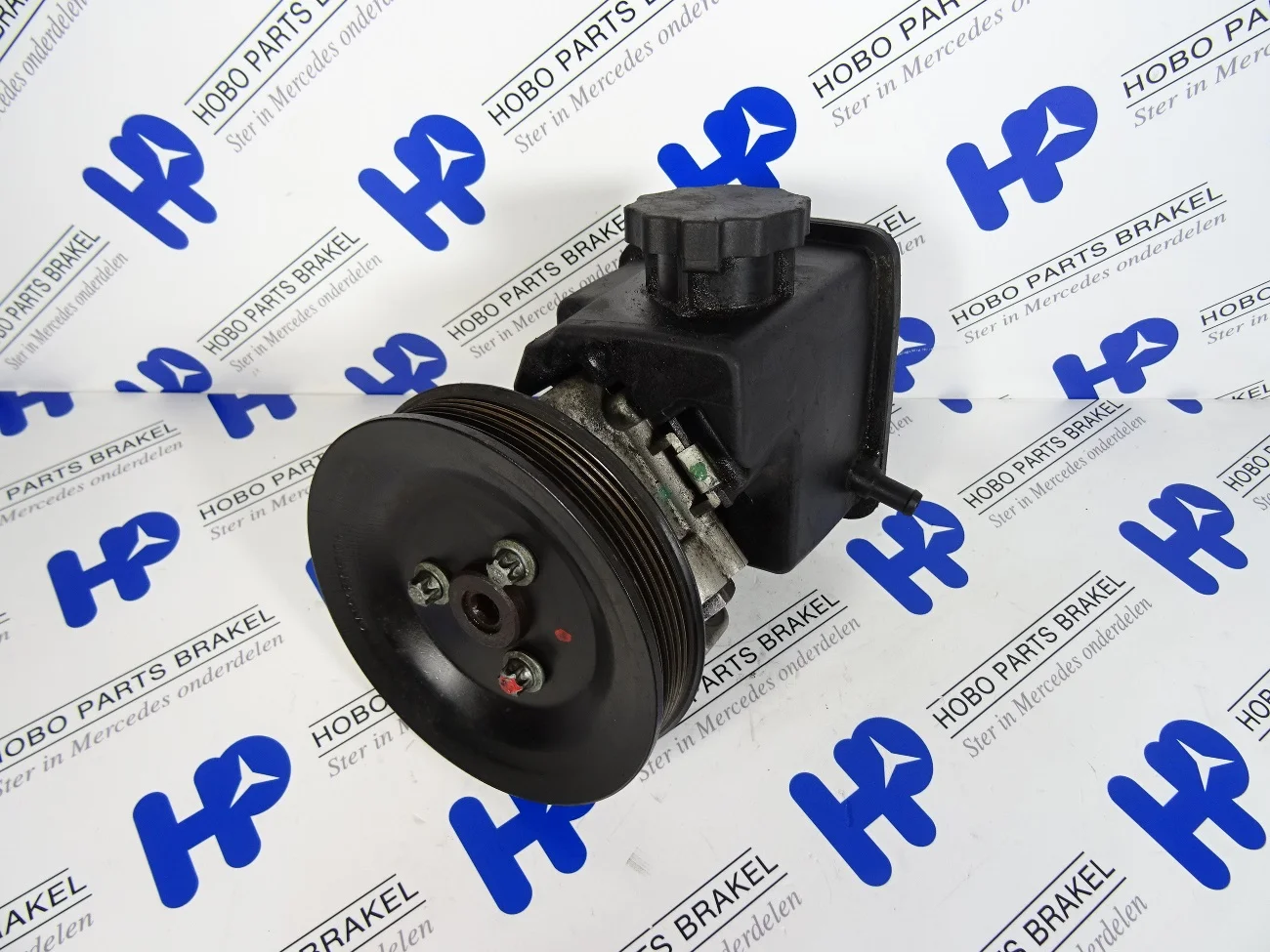 Steering pump A 002 466 7601 - A0024667601 - A0024667601