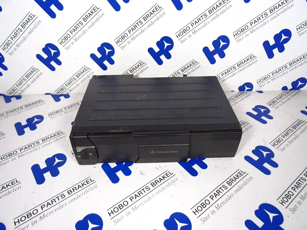 CD changer A 002 820 7989 - A0028207989 - A0028207989