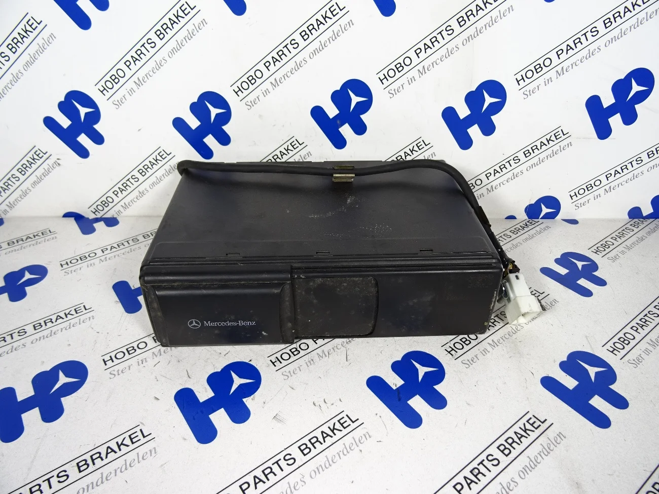 CD changer A 163 820 1389 - A1638201389 - A1638201389