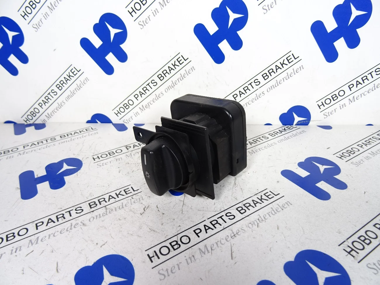 Light switch A 169 545 2704 - A1695452704 - A1695452704