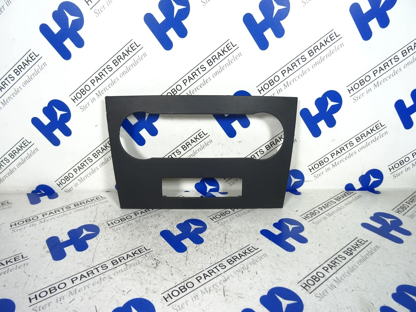 Center console trim A 169 680 3239 - A1696803239 - A1696803239