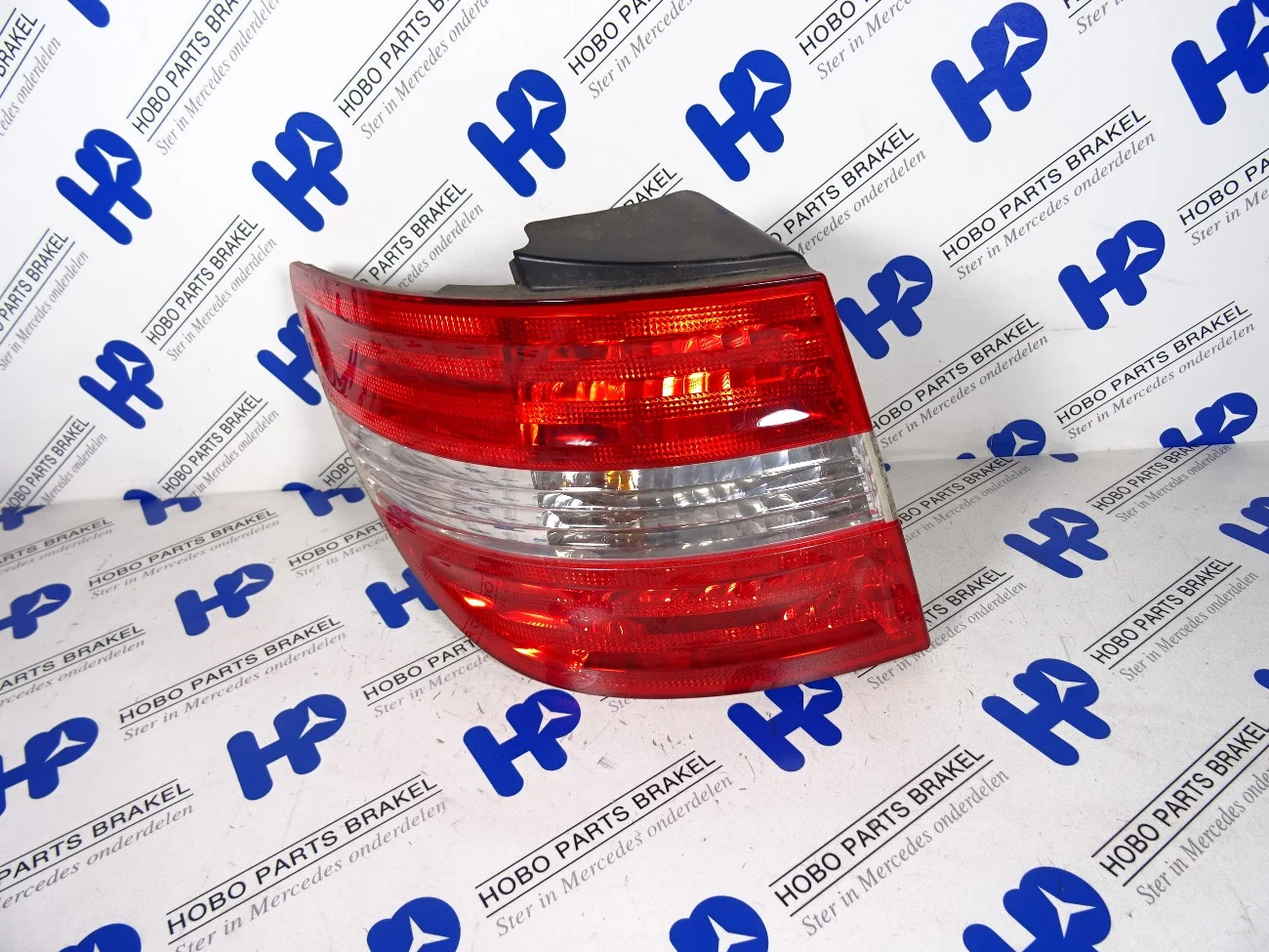 Achterlicht B-klasse w245 Lichtgetint Links