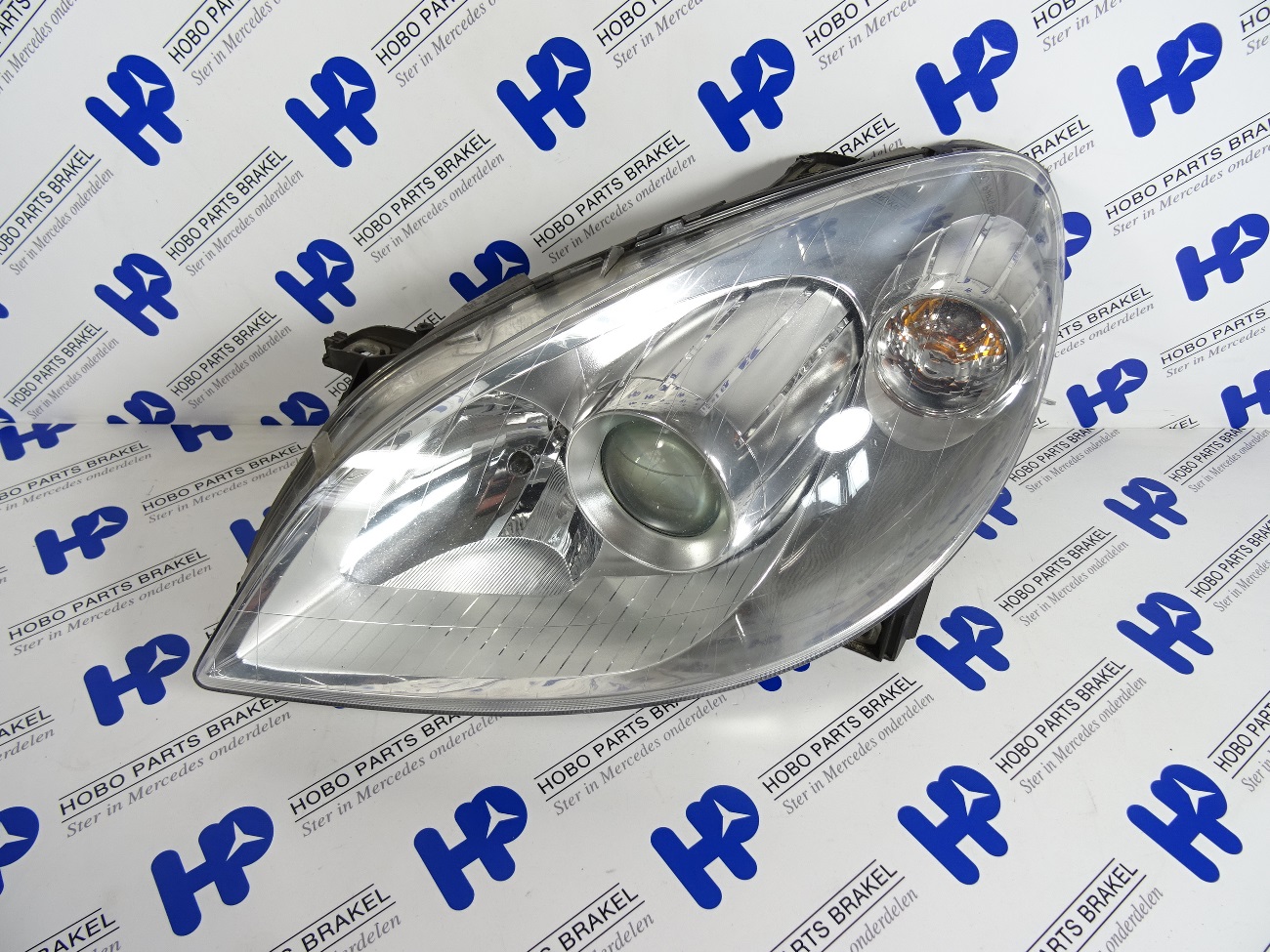 Koplamp B-klasse w245 Facelift Links