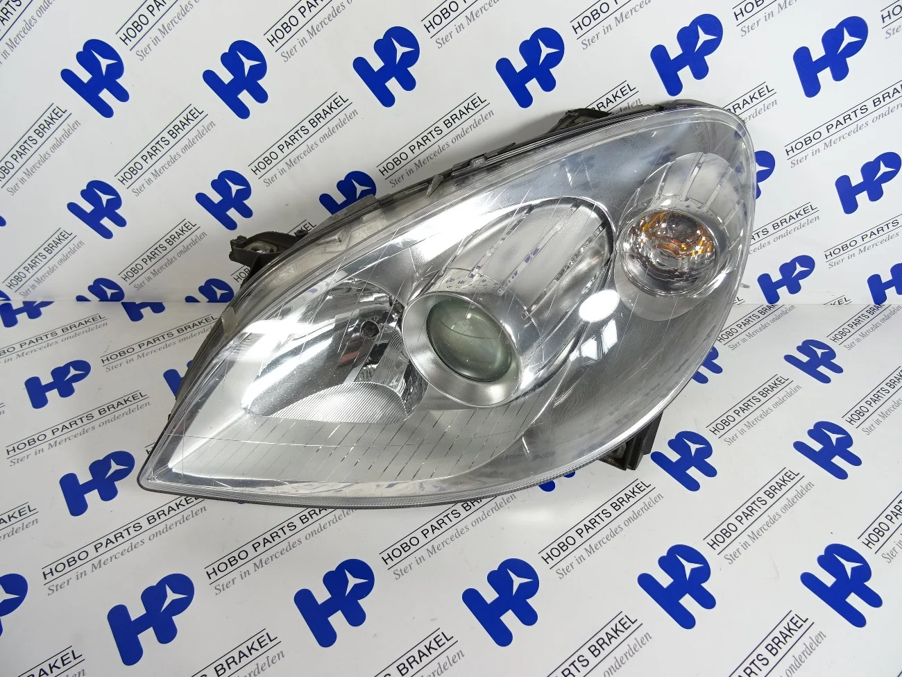 Koplamp B-klasse w245 Facelift Links