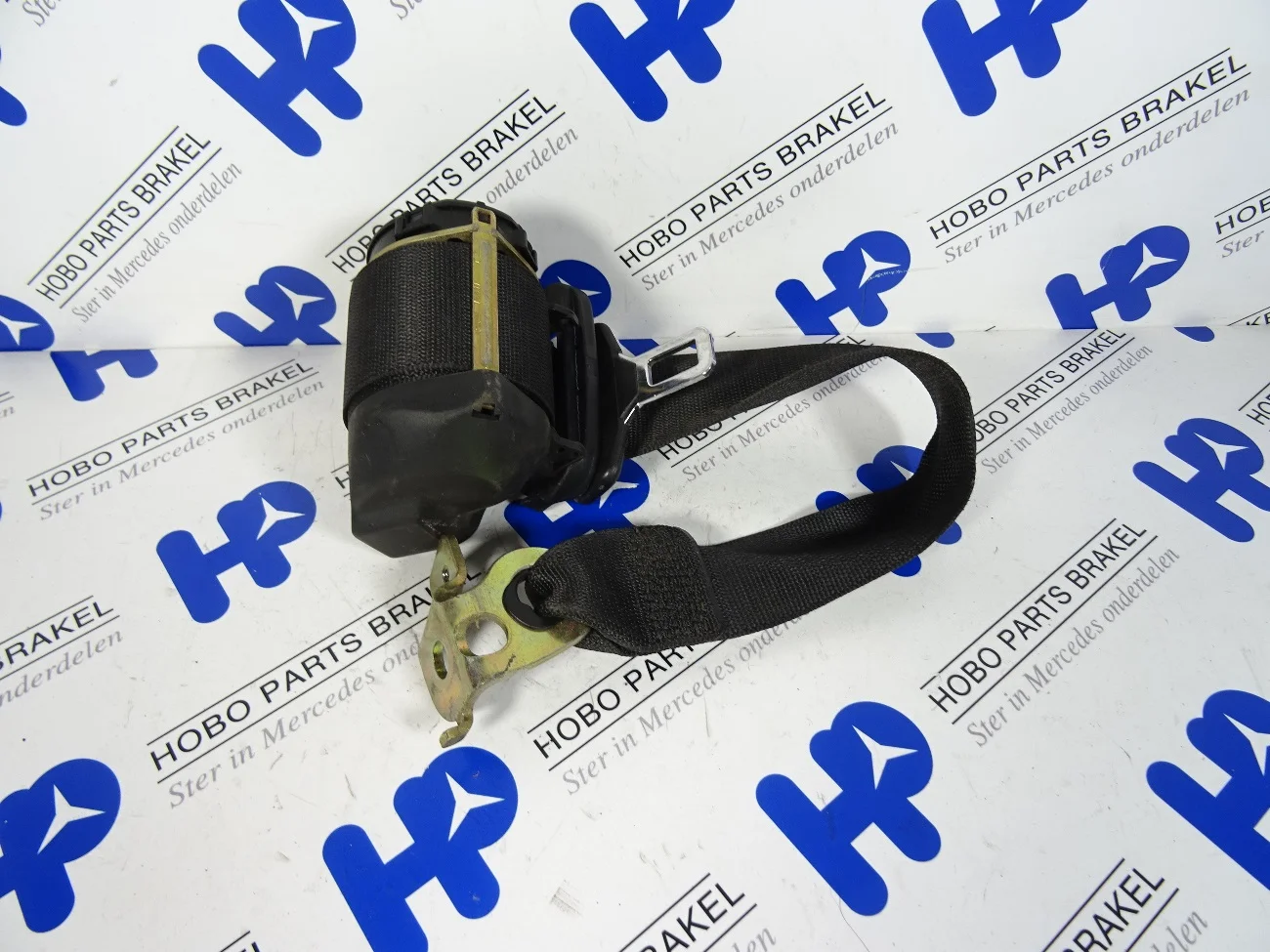 Seat belt A 202 860 9085* RR - A2028609085 - A2028609085