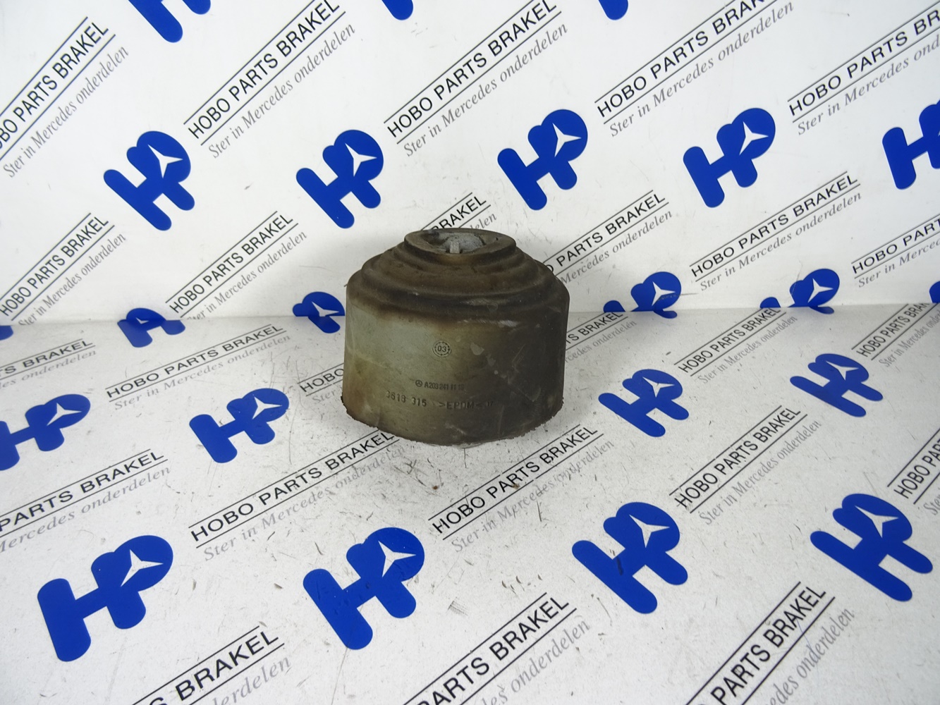 Motorsteun A 203 241 1113