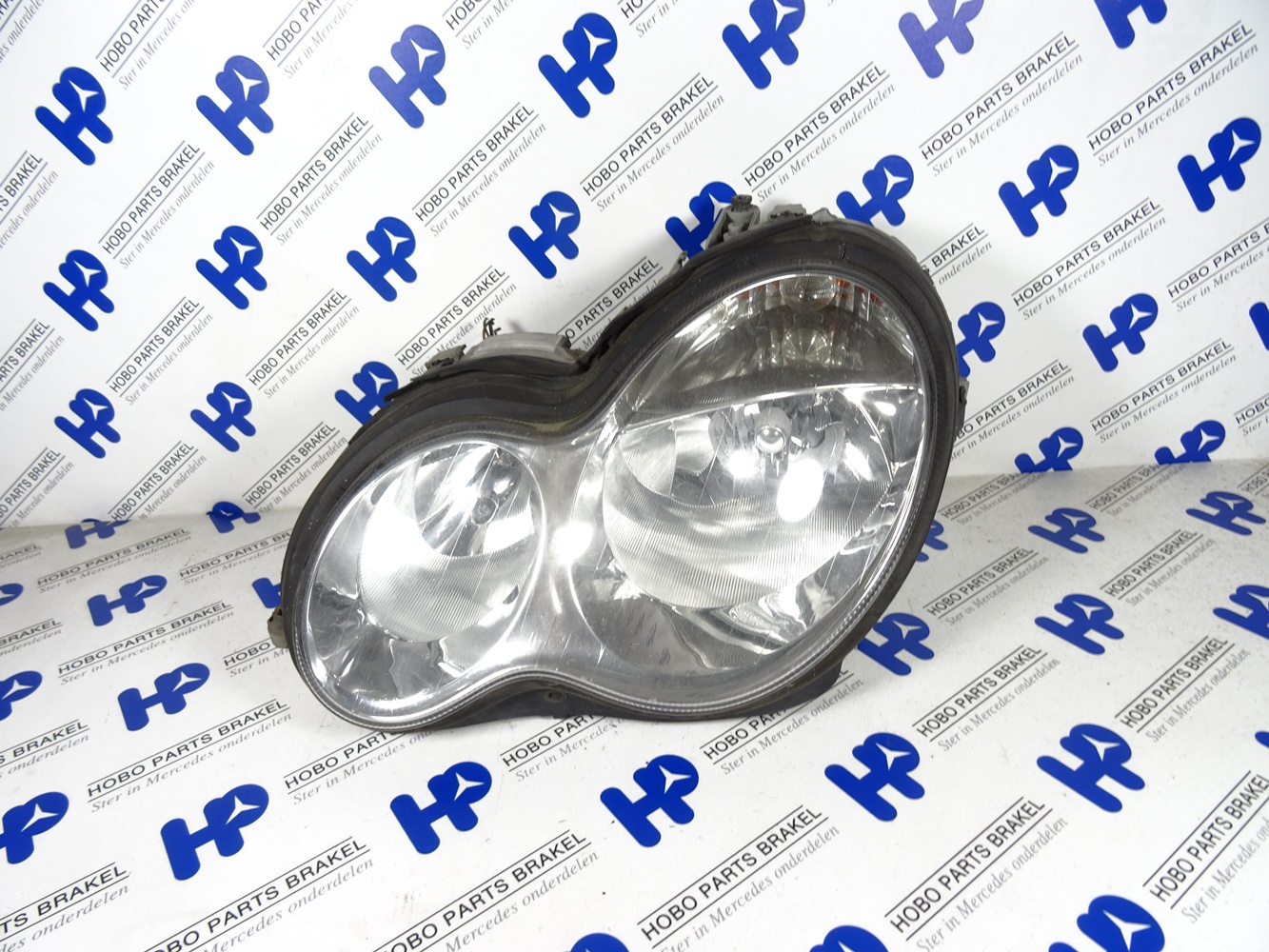 Koplamp C-klasse w203 Facelift Links.