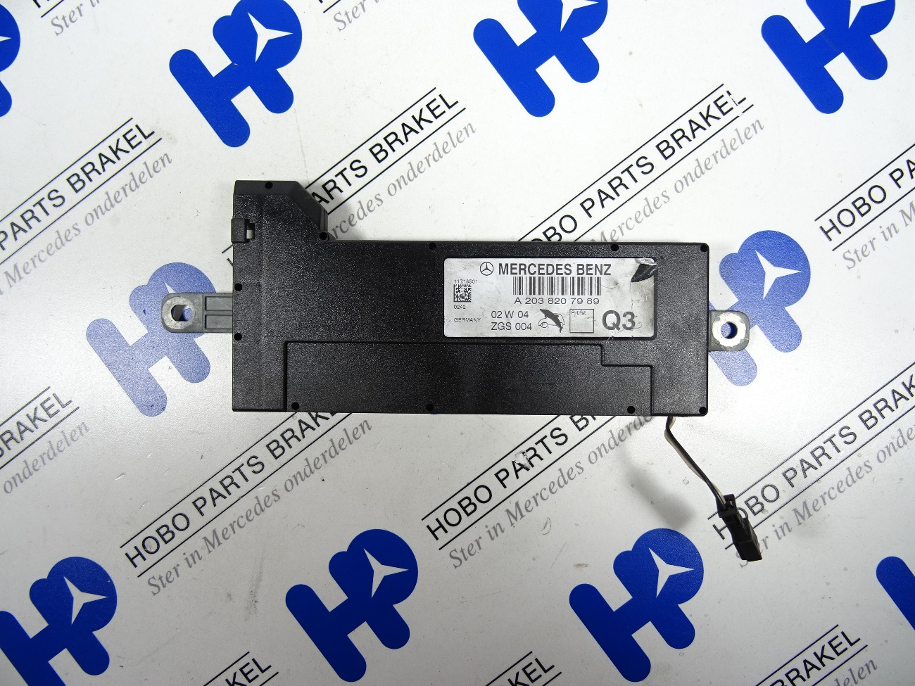 Antenne versterker A 203 820 7989 - A2038207989 - A2038207989