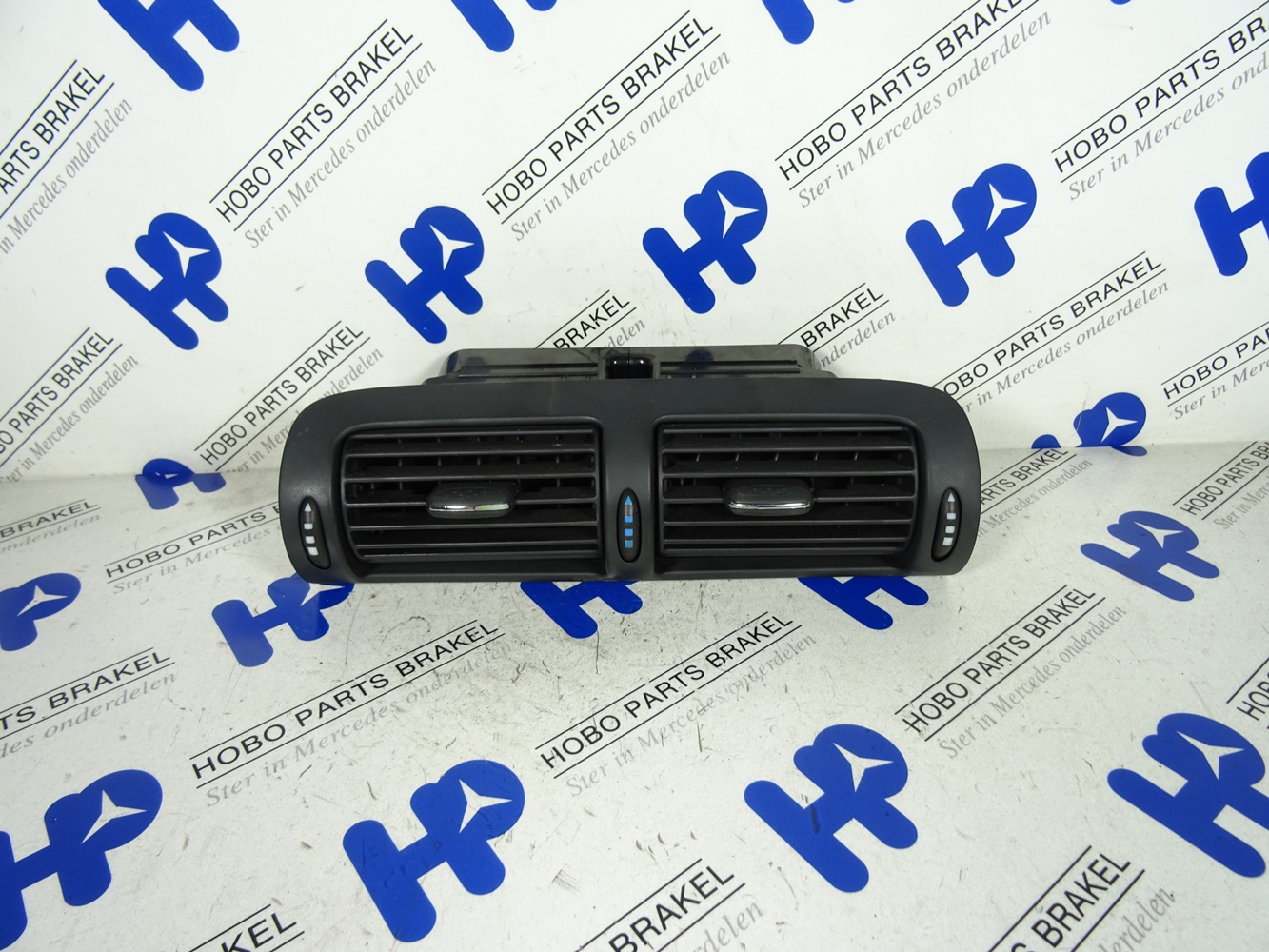 Luchtrooster A 203 830 0354 (!)