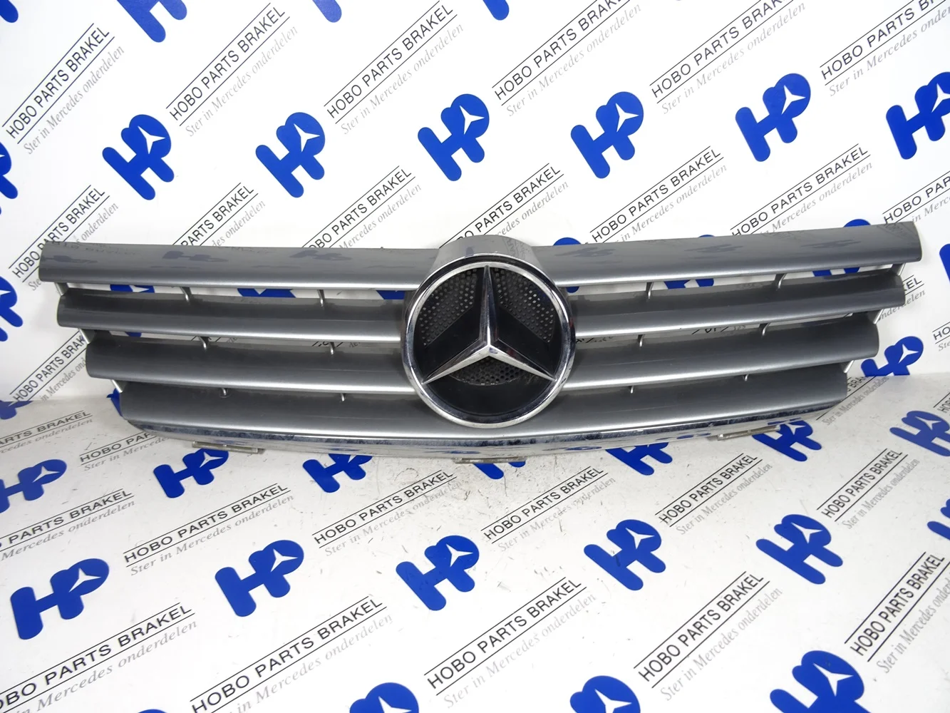 Grill C-class w203 Sportcoup&eacute; - A2038801083 - A2038801083