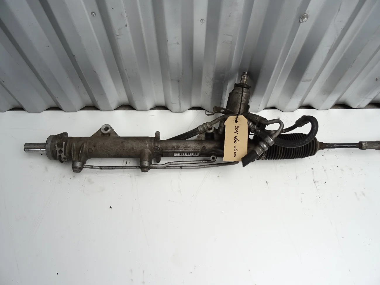 Steering rack A 204 460 0600. - A2044600600 1 - A2044600600-1
