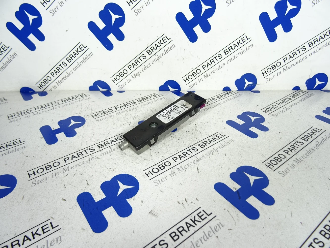 Antenna amplifier A 204 820 0089 - A2048200089 - A2048200089