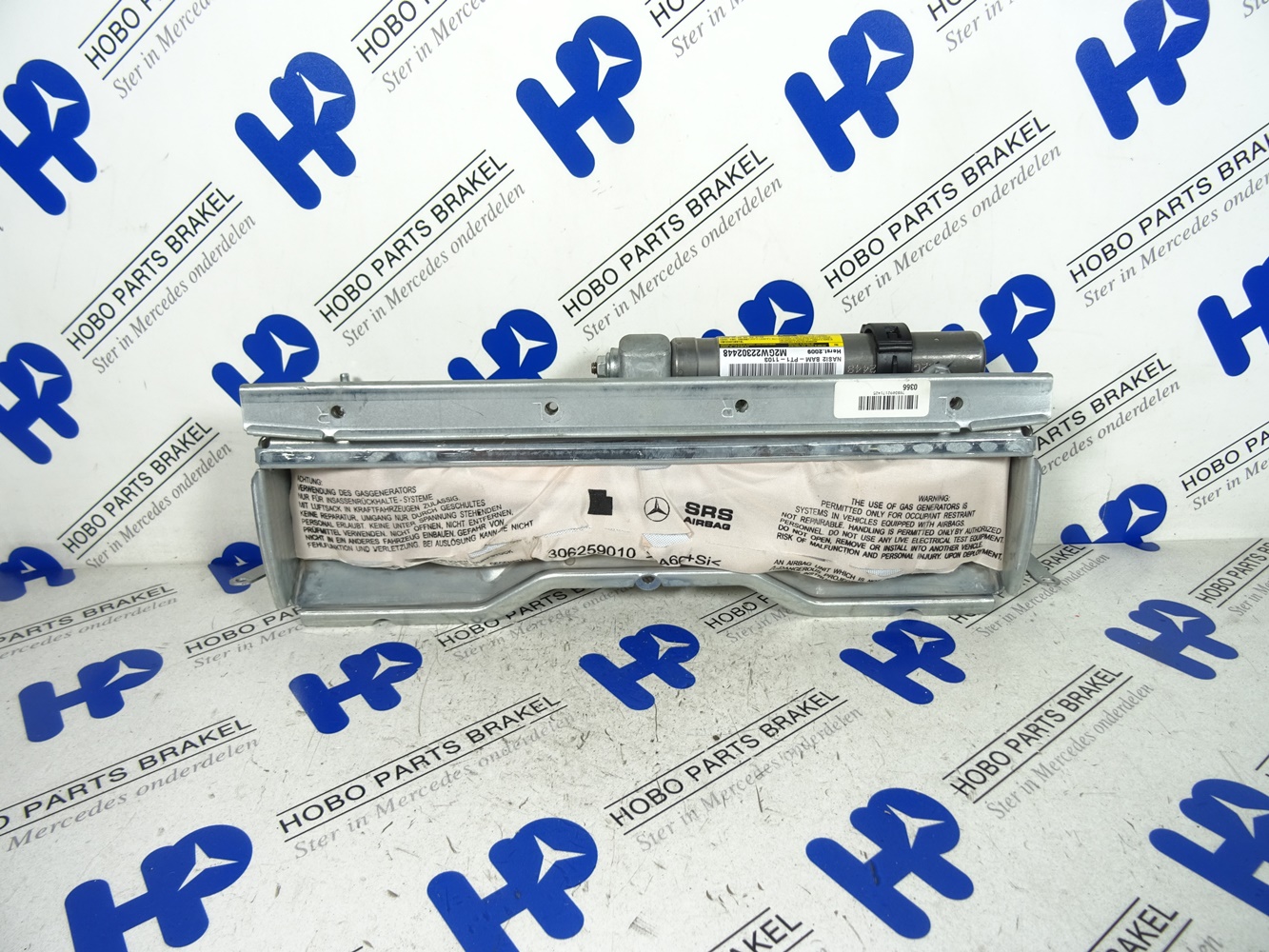 Airbag knie A 204 860 1902
