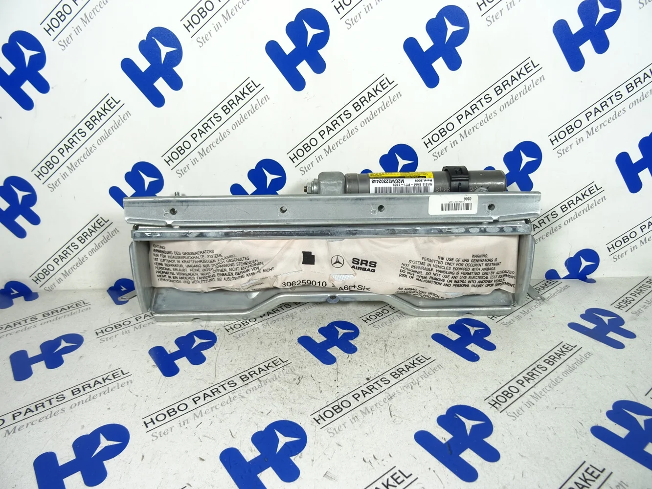 Airbag knie A 204 860 1902 - A2048601902 - A2048601902
