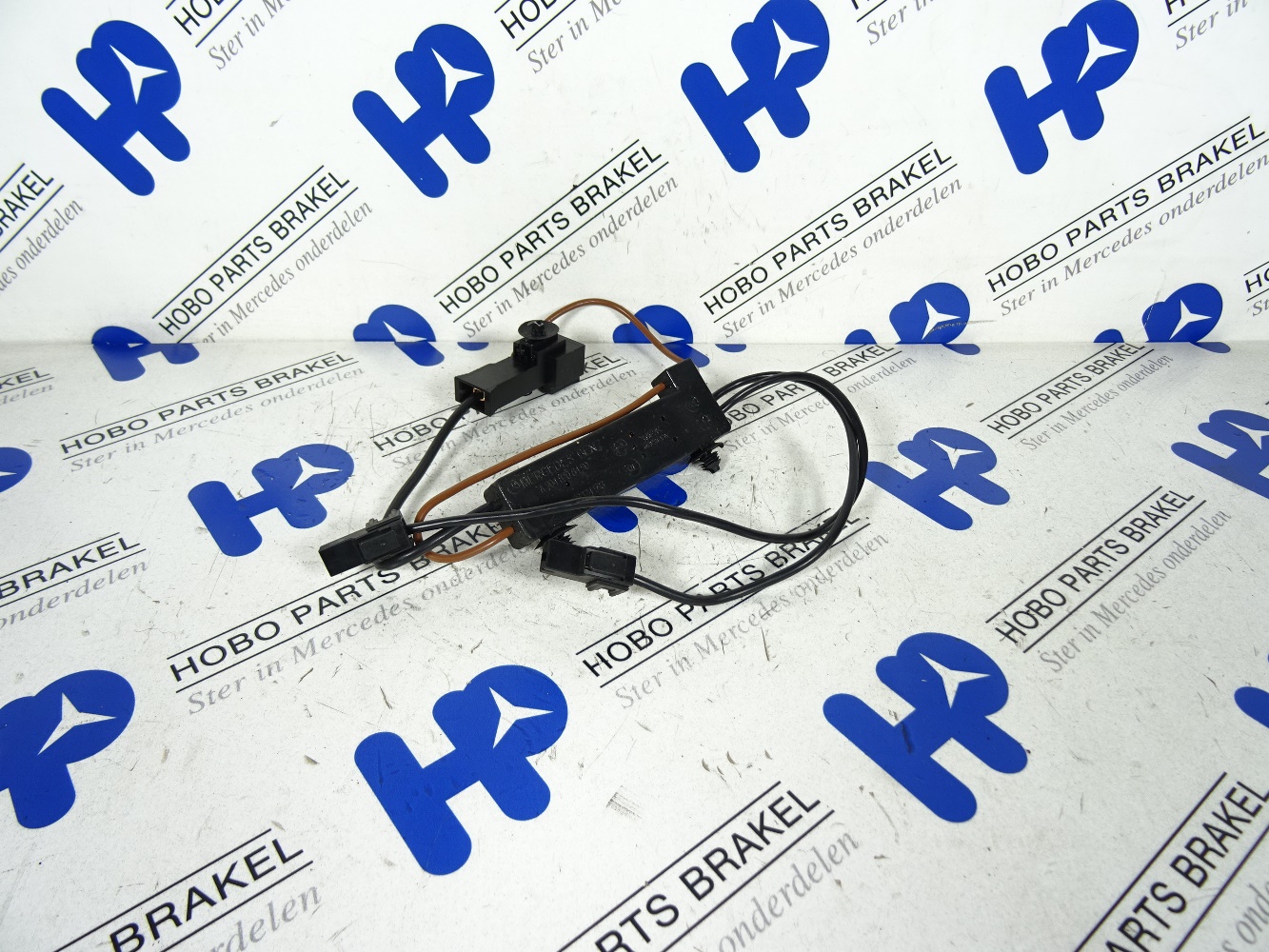 Antenne versterker A 204 870 8490