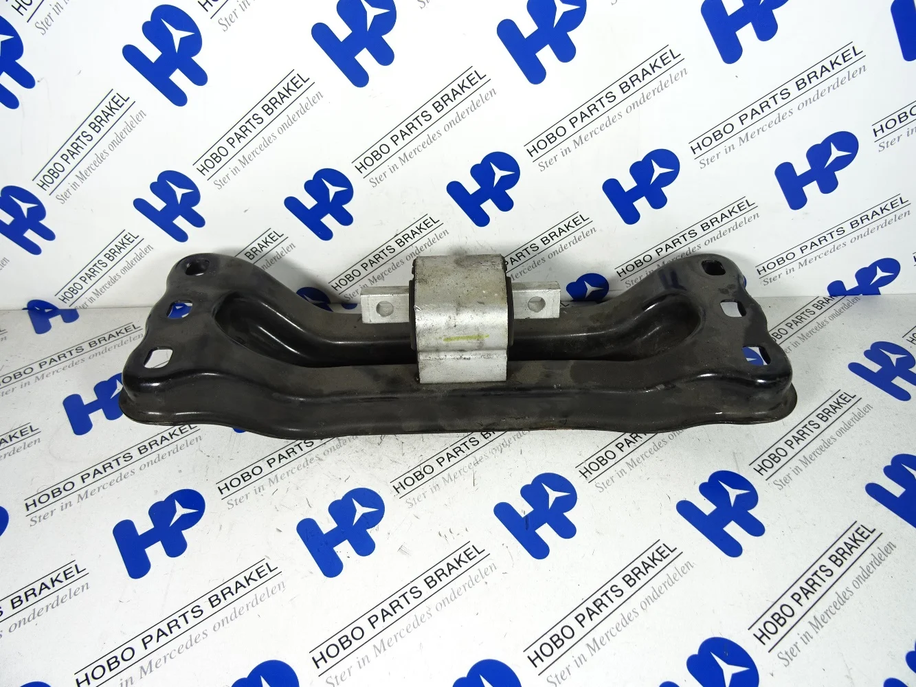 Gearbox mount A 205 240 1802 - A2052401802 - A2052401802