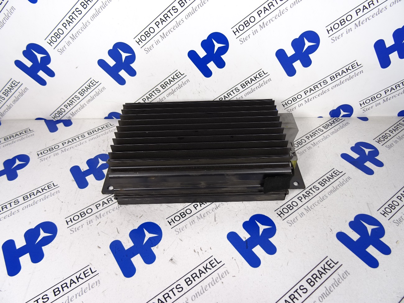 Versterker A 210 820 0389
