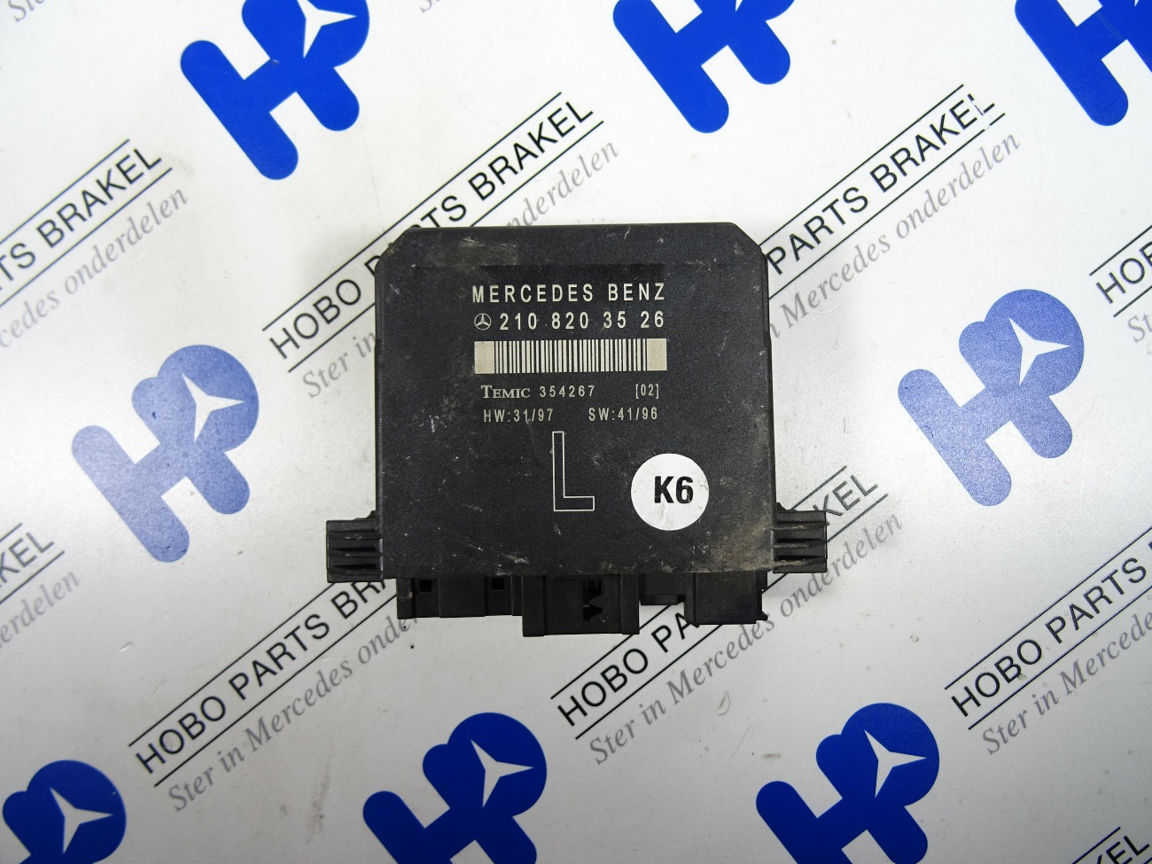 Deur module A 210 820 3526 LV