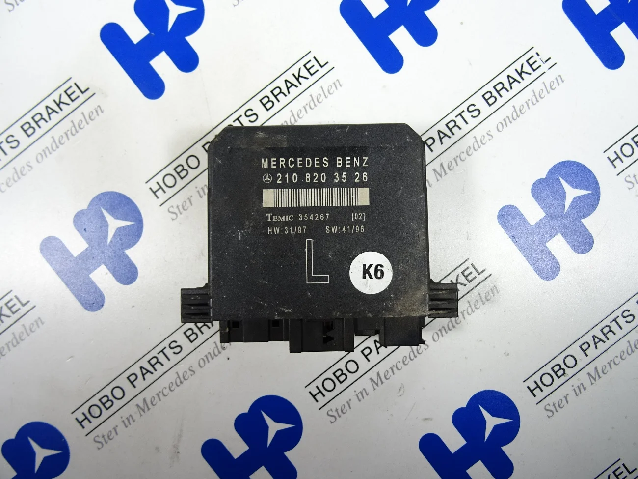 Deur module A 210 820 3526 LV