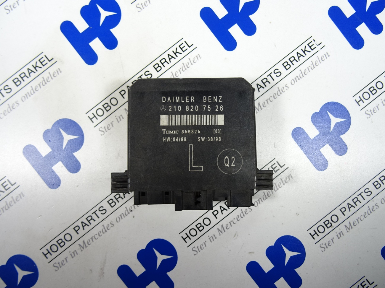 Deur module A 210 820 7526 LV