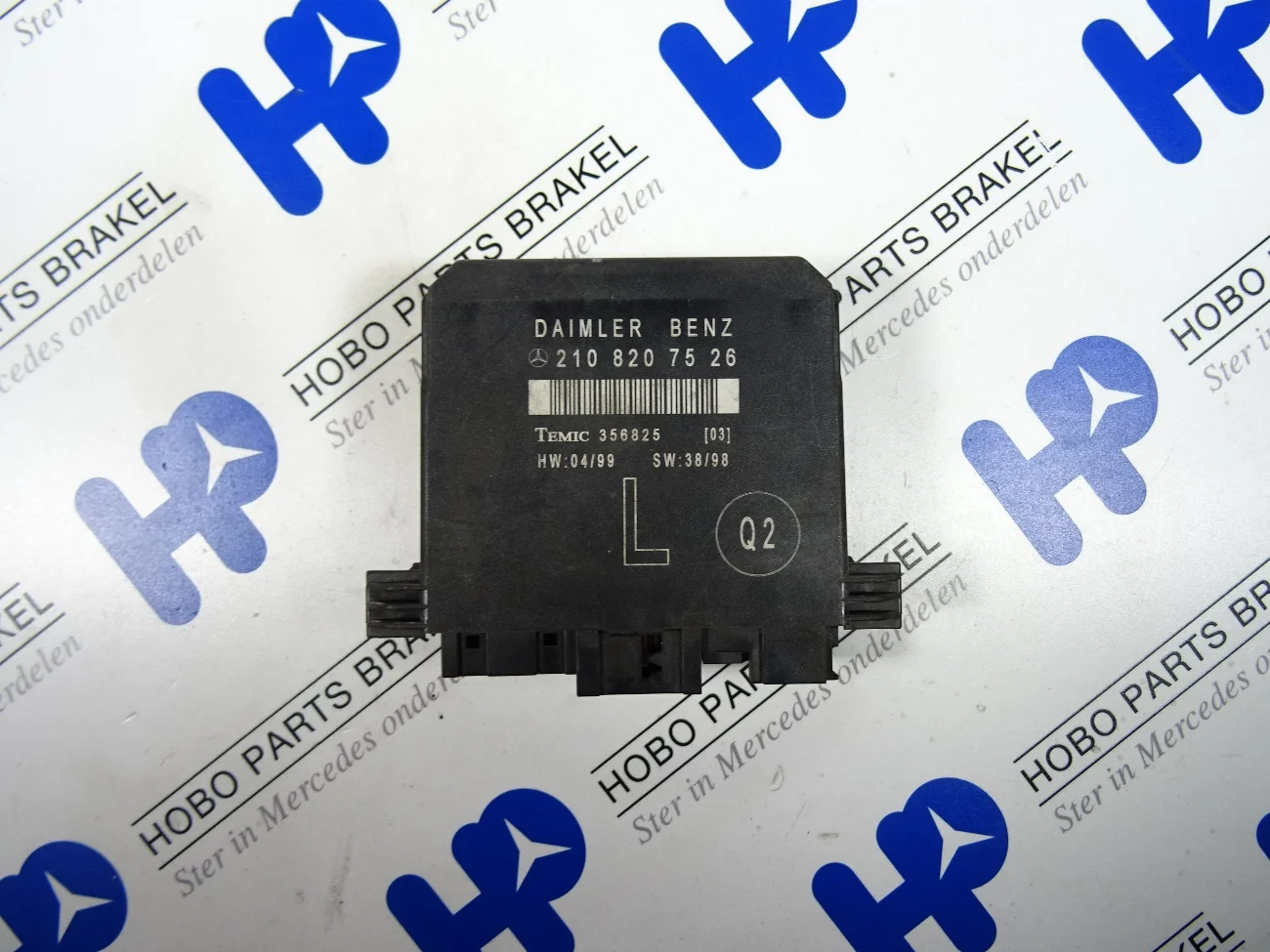 Deur module A 210 820 7526 LV