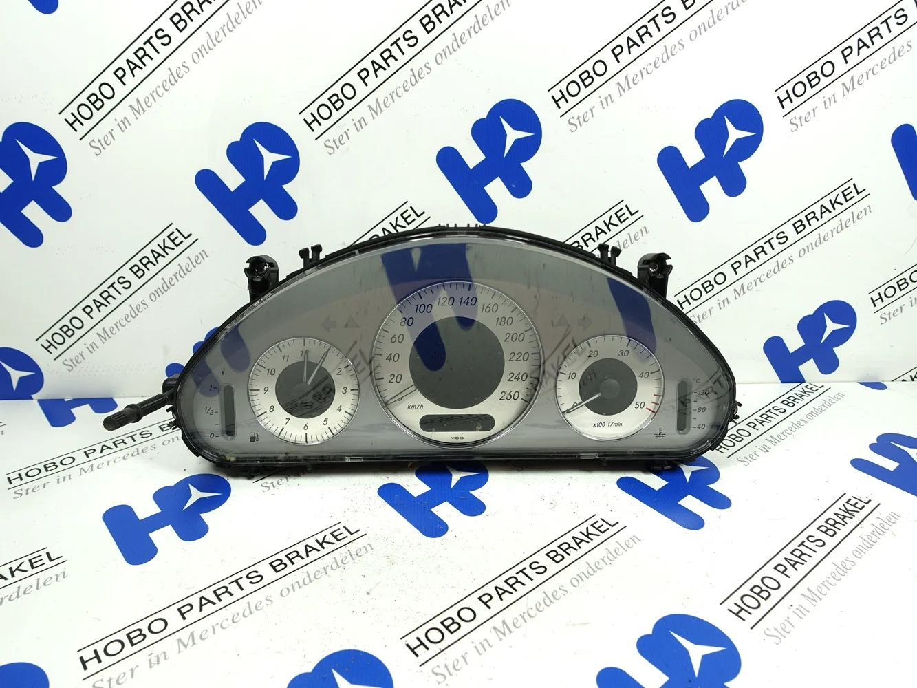 Instrumentenpaneel A 211 540 8947