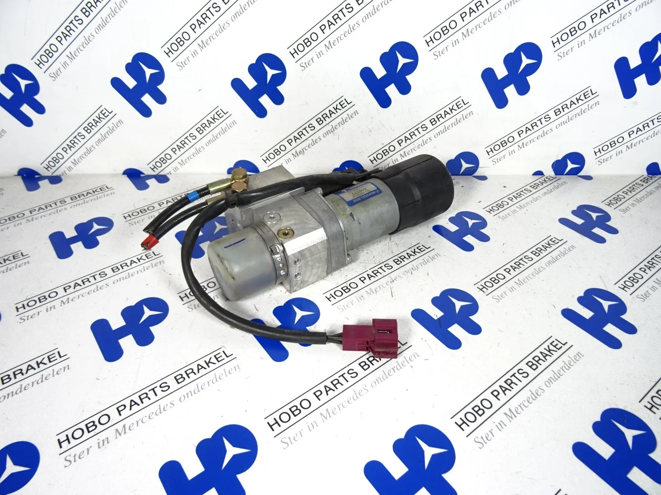 Tailgate pump A 211 800 0048 - A2118000048 - A2118000048