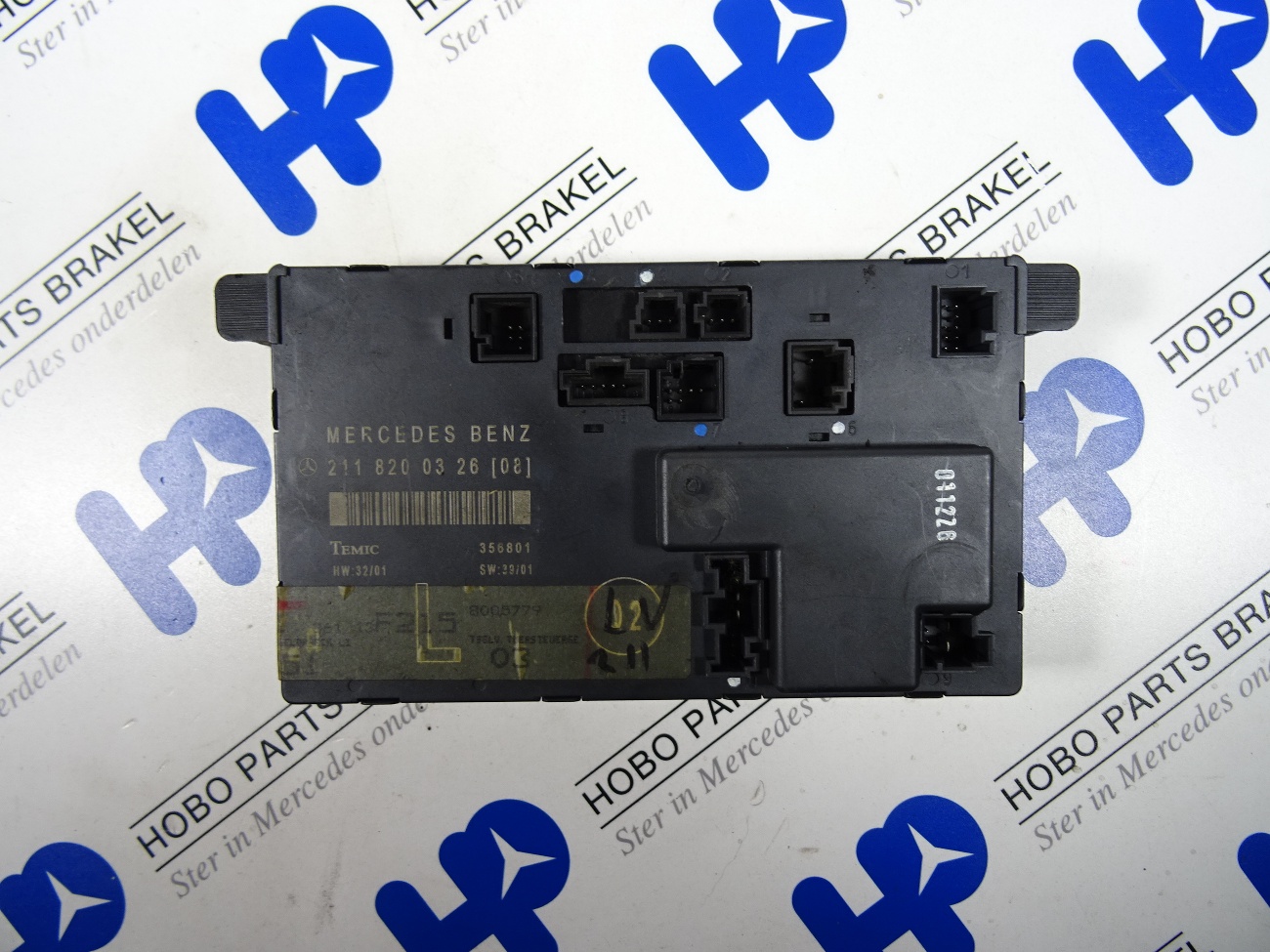 Deur module A 211 820 0326* LV