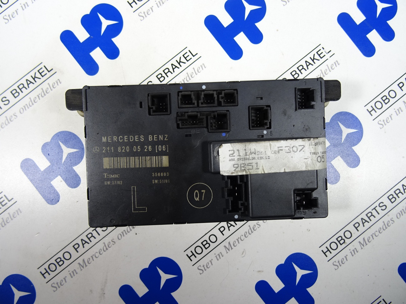 Deur module A 211 820 0526 LV
