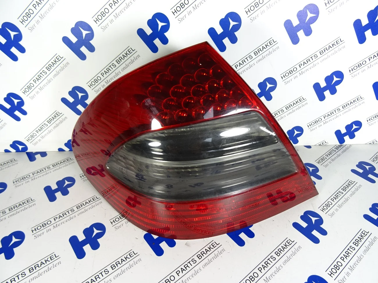 Achterlicht E-klasse w211 Facelift Avantgarde Links - A2118202564 - A2118202564
