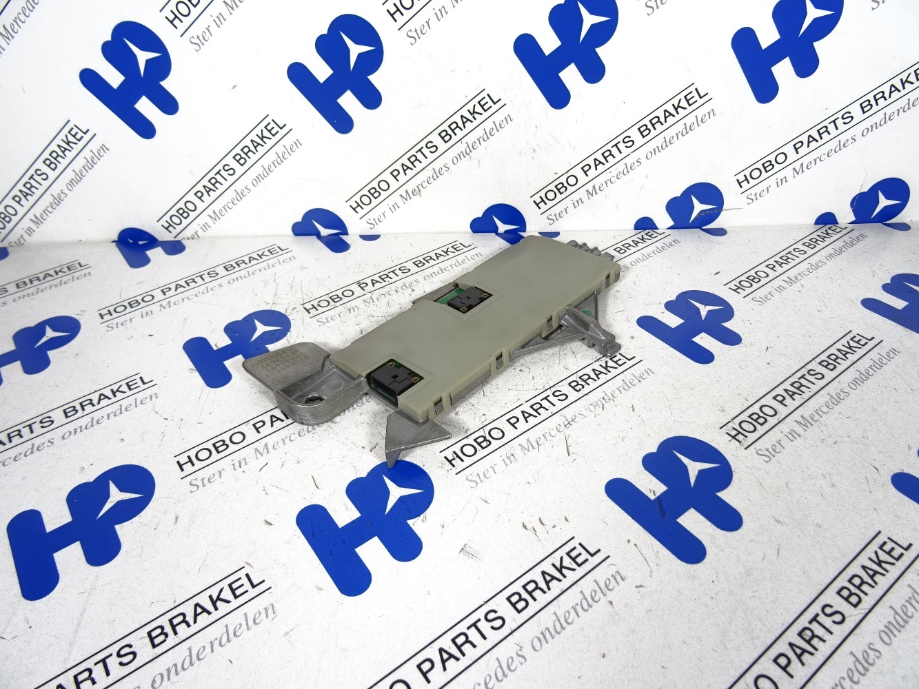 Antenne versterker A 211 827 1042