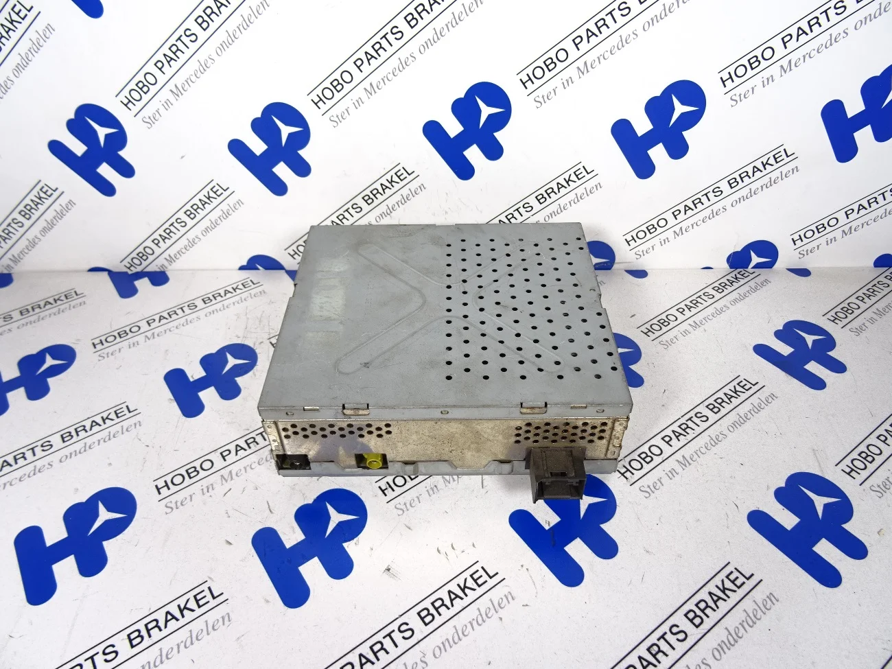 Amplifier A 211 827 4242 - A2118274242 - A2118274242