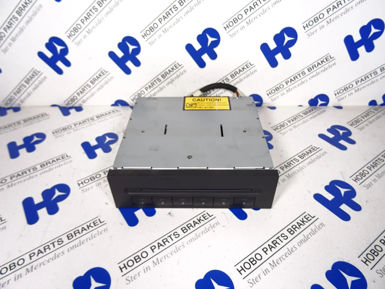 CD changer A 211 870 6189 - A2118706189 - A2118706189