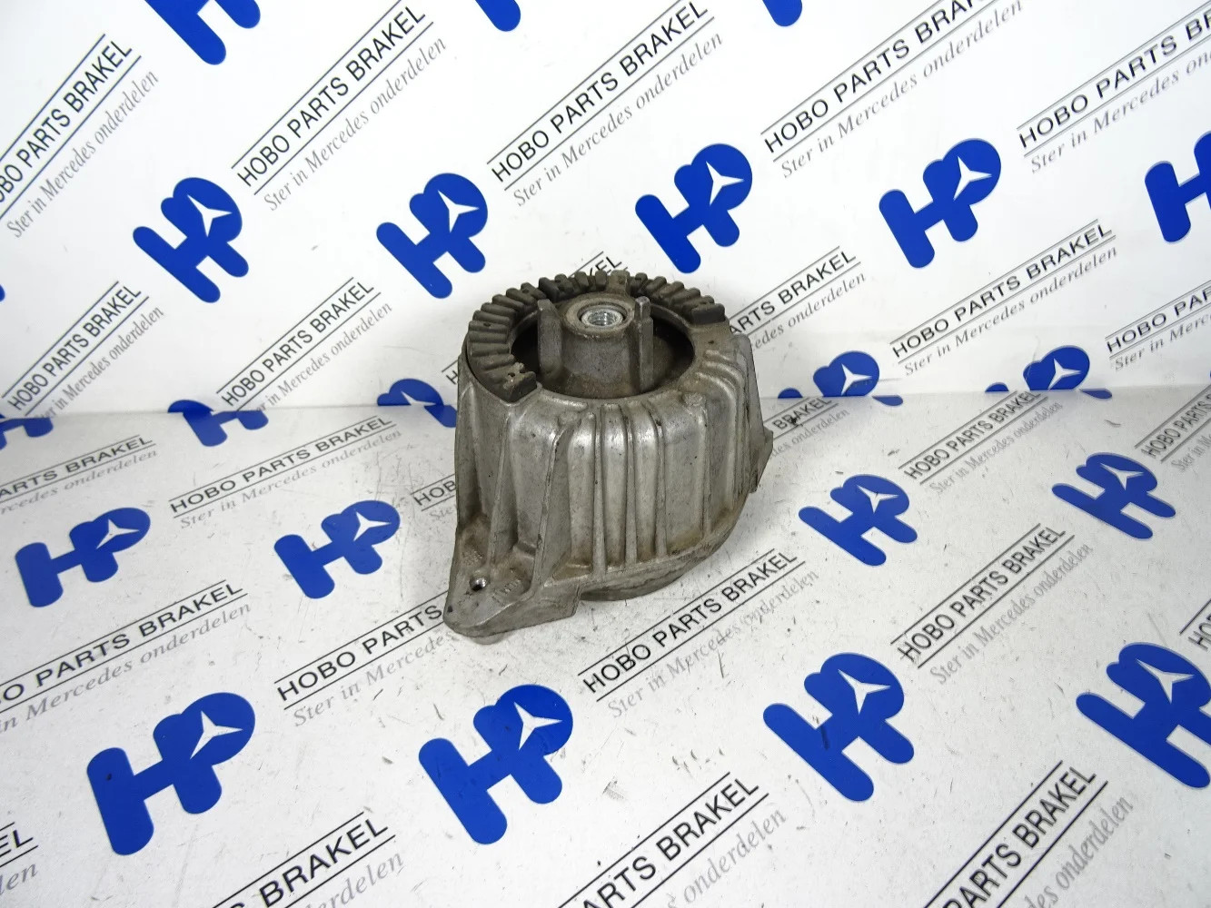Engine mount A 212 240 6317 - A2122406317 - A2122406317