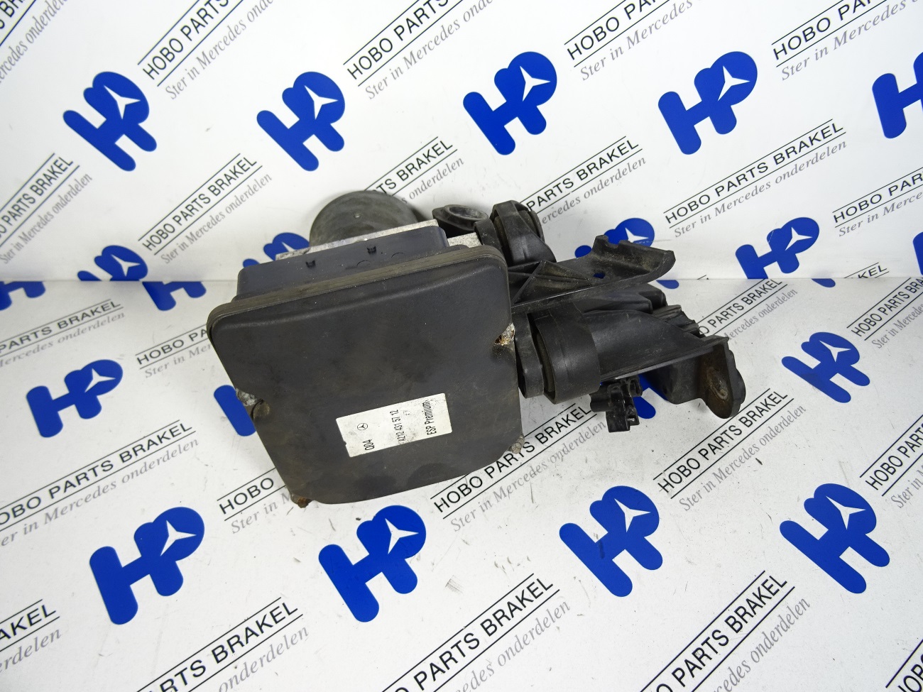 ABS pomp A 212 431 5712