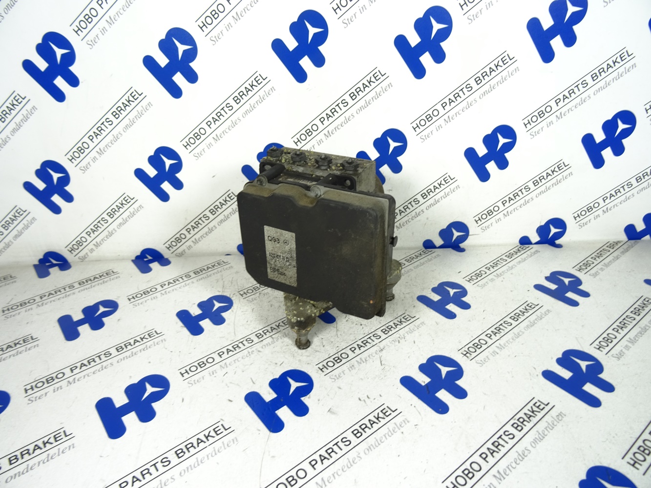 ABS pomp A 212 431 7012