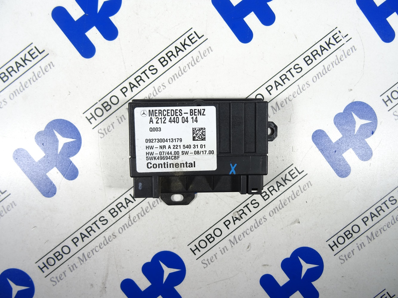 Brandstofpomp module A 212 440 0414
