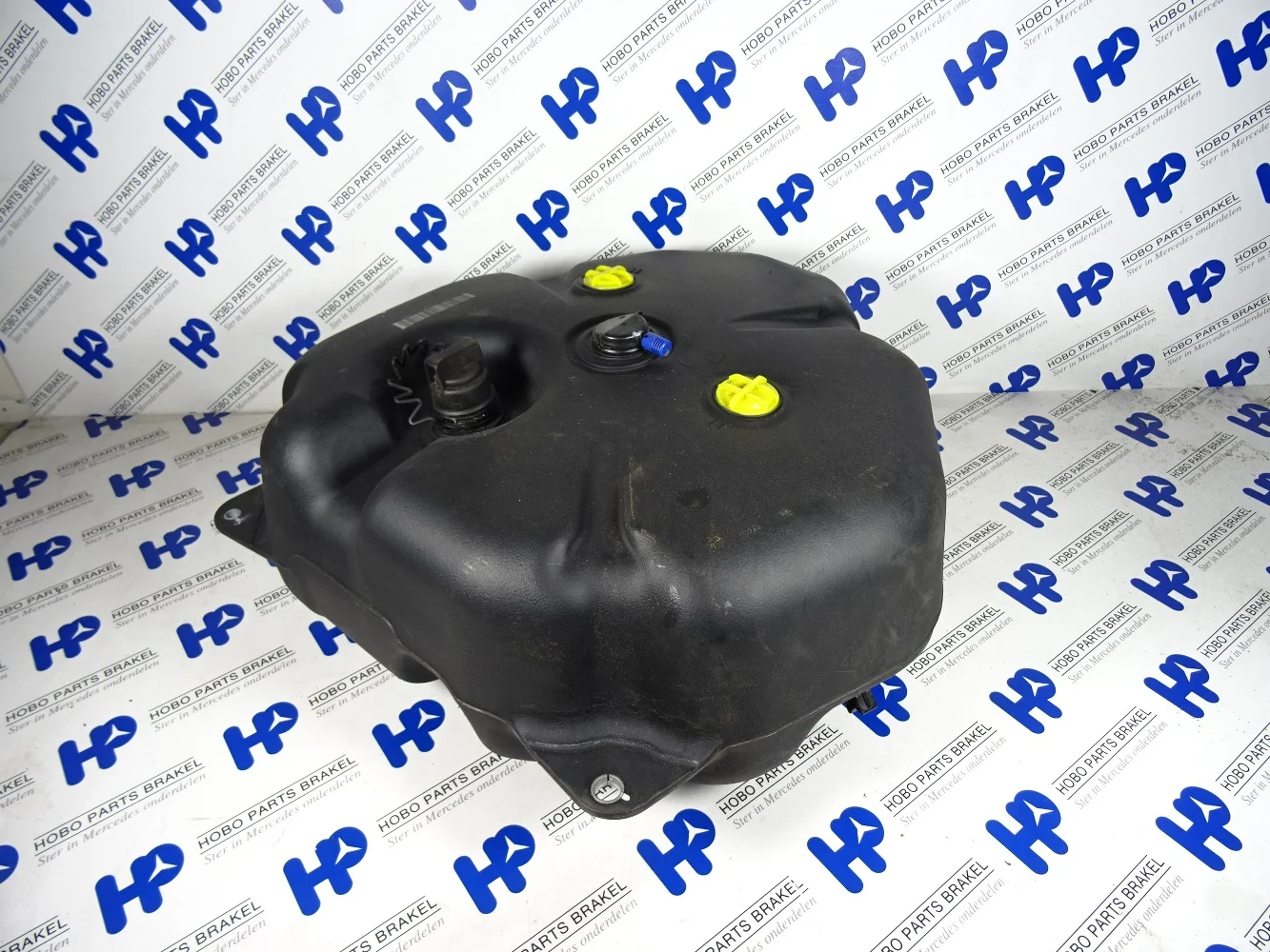 AdBlue fuel tank A 212 470 4802 - A2124704802 - A2124704802