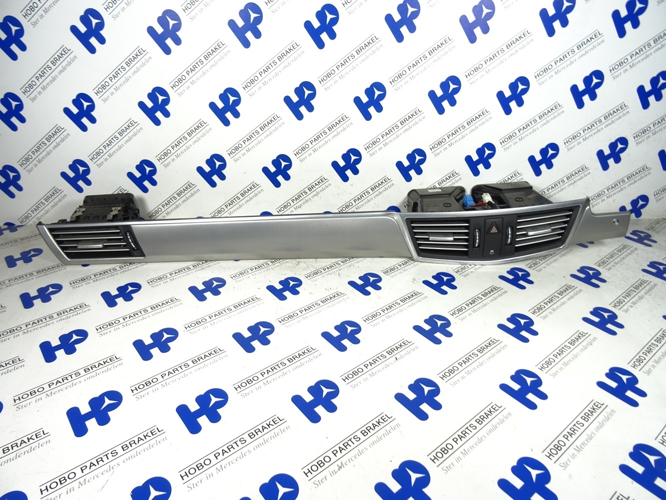 Dashboard sierlijst A 212 680 2571 (!)