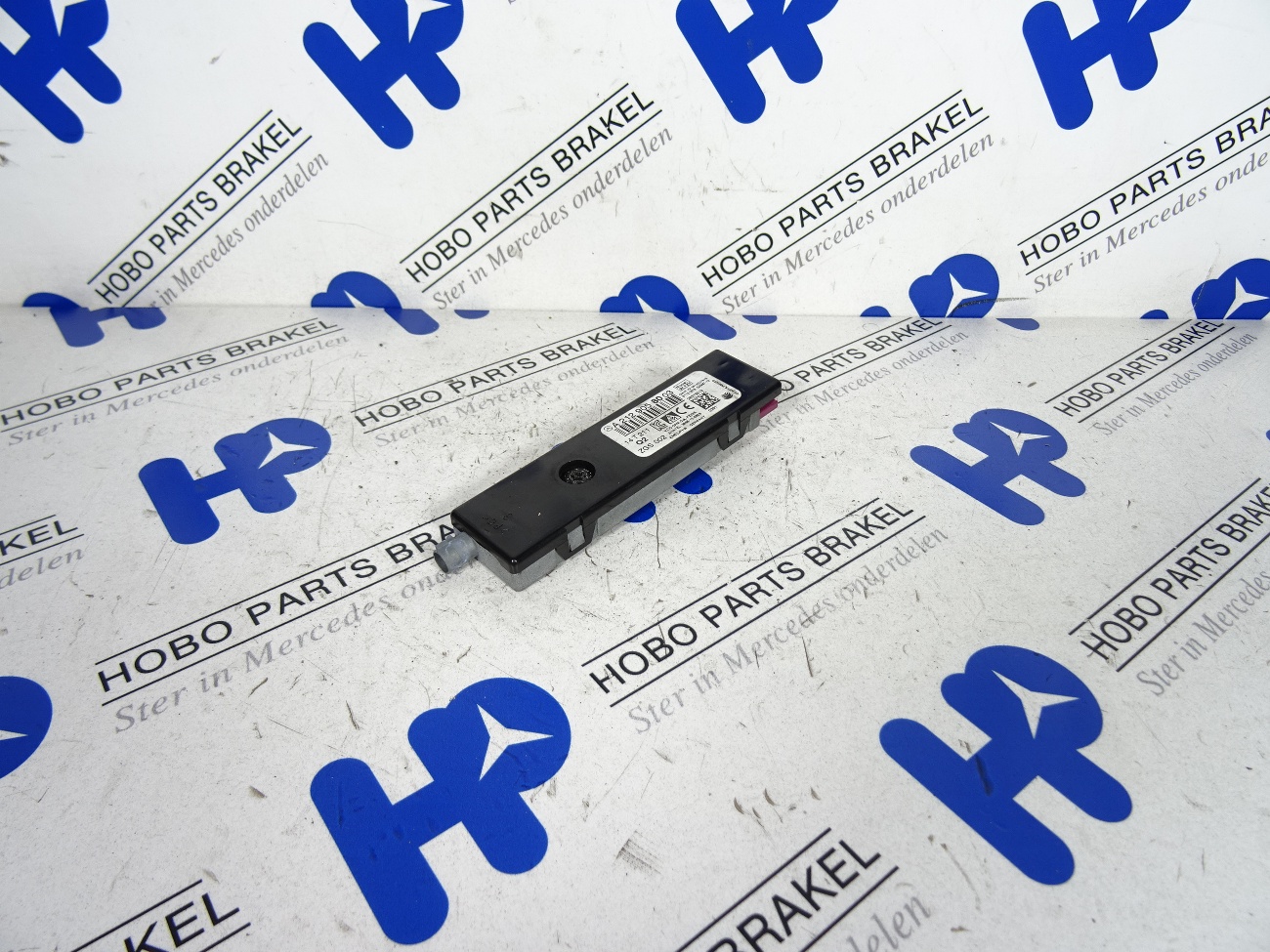 Antenne versterker A 212 905 8003 - A2129058003 - A2129058003