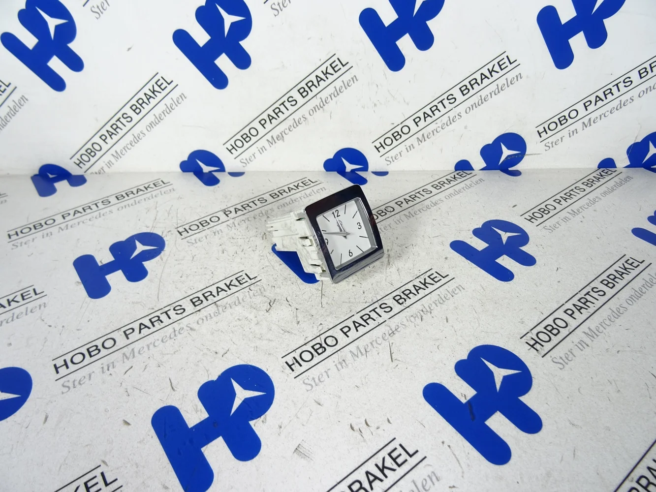 Dashboard clock A 218 827 0070 - A2188270070 - A2188270070