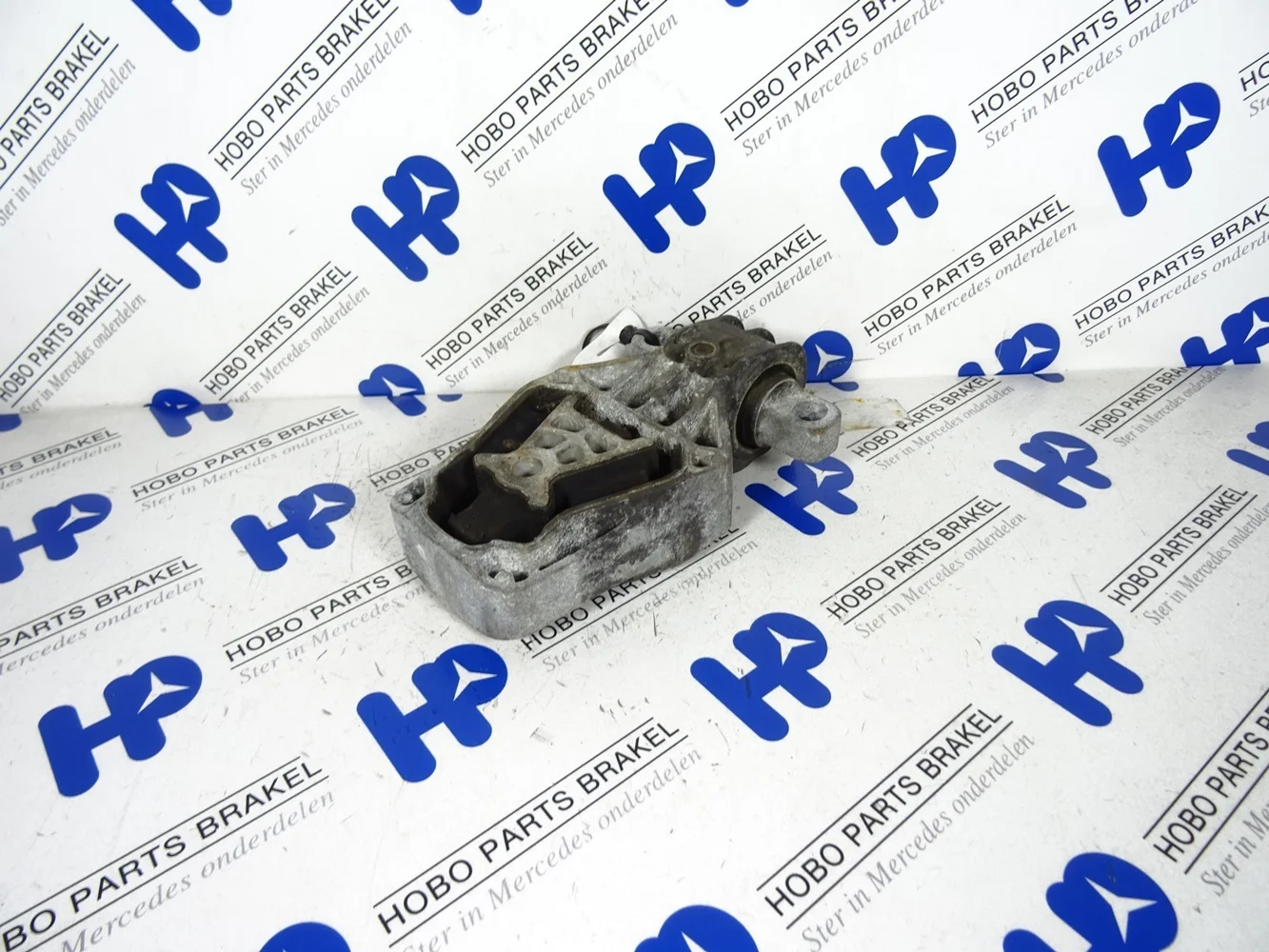 Engine mount A 246 240 1209 - A2462401209 - A2462401209