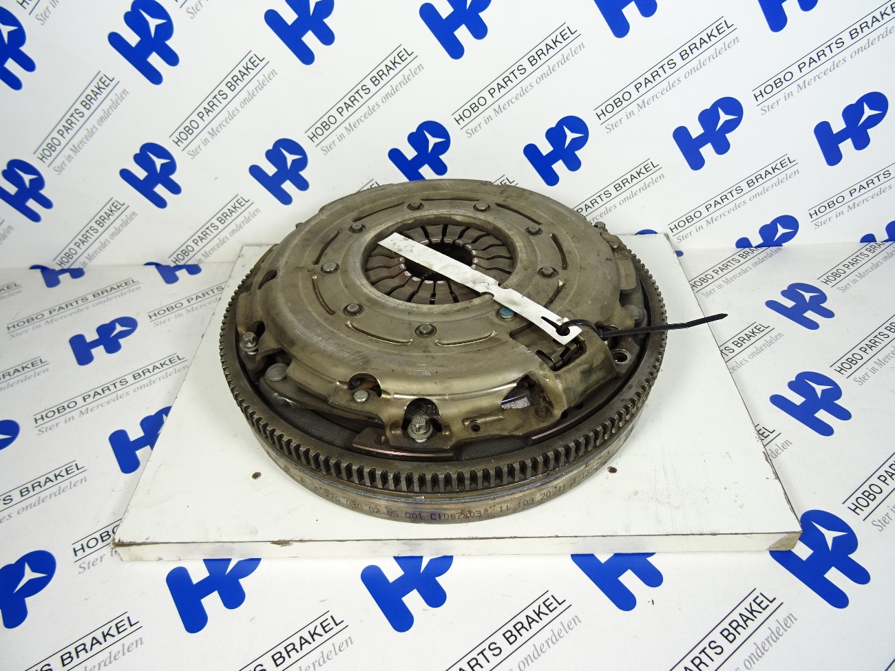 Vliegwiel set A 270 030 0205 - A2700300205 - A2700300205