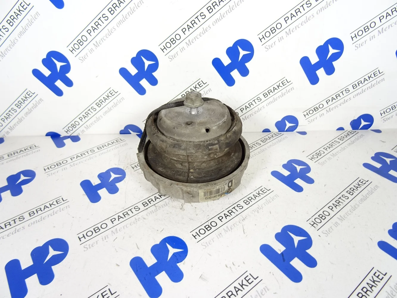 Engine mount A 639 241 0413 - A6392410413 - A6392410413