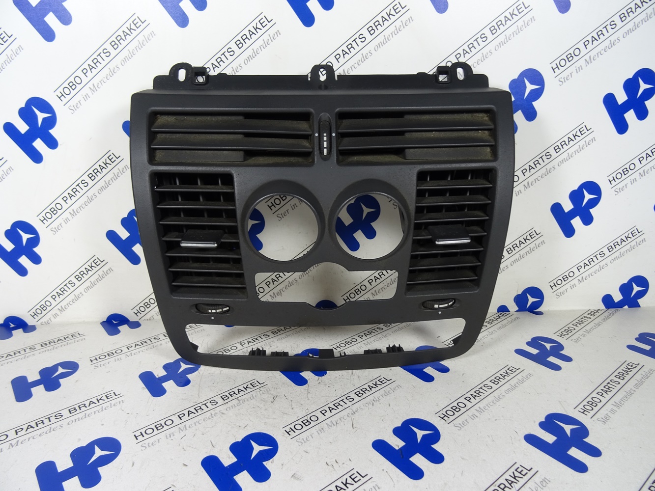 Luchtrooster A 639 680 0007